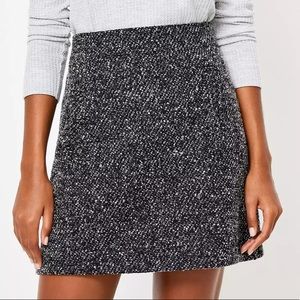 LOFT pull on skirt black